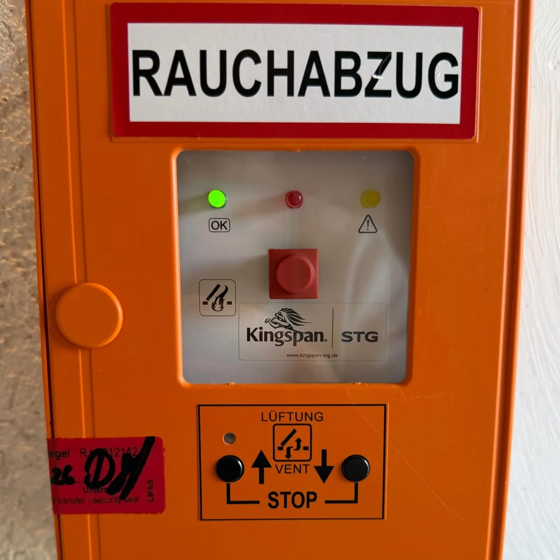 RWA-Zentrale an der Wand, geschlossen