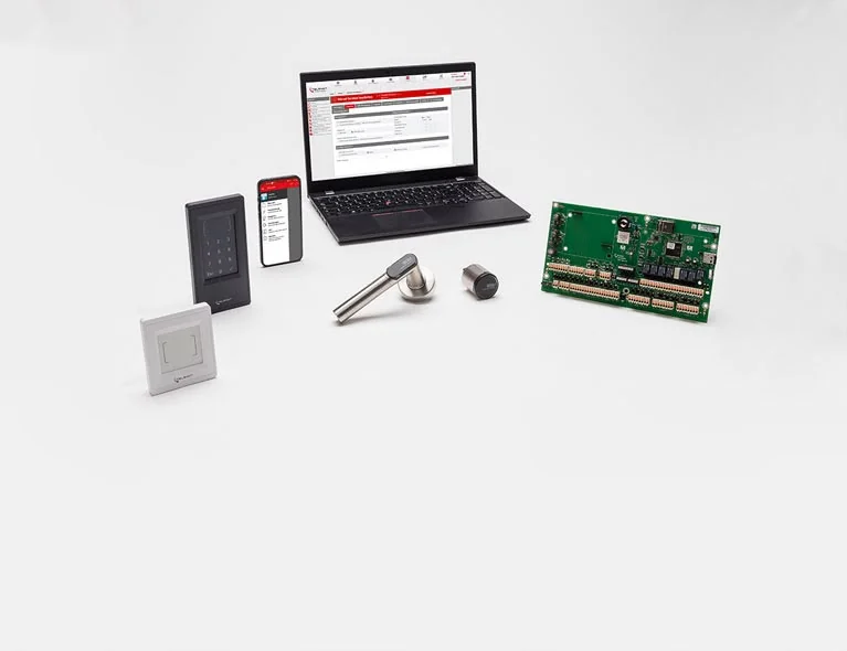 Zutrittskontrolle mit Codetastatur, Transponder und Steuerzentrale